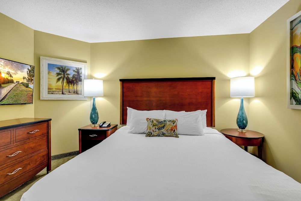 Signature Condo, 1 King Bed with Sofa bed, Kitchen, Partial Ocean View