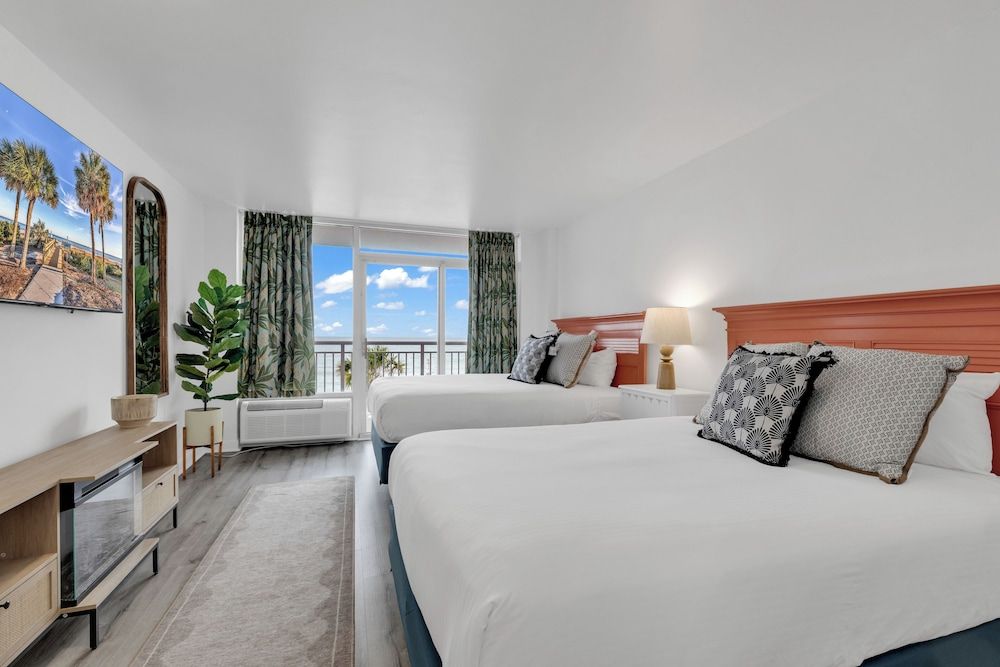 Premium Condo, Multiple Beds, Kitchen, Ocean View