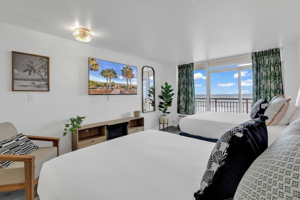 Premium Condo, Multiple Beds, Kitchen, Ocean View