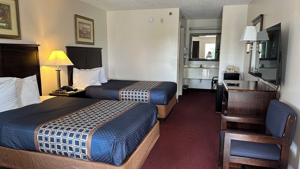 Carom Inn Denham Springs-Baton Rouge Deluxe Double Room, 2 Double Beds, Non Smoking 2