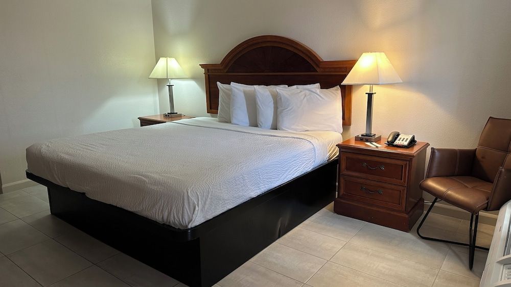 Carom Inn Denham Springs-Baton Rouge Deluxe Double Room, 2 Double Beds, Non Smoking 6