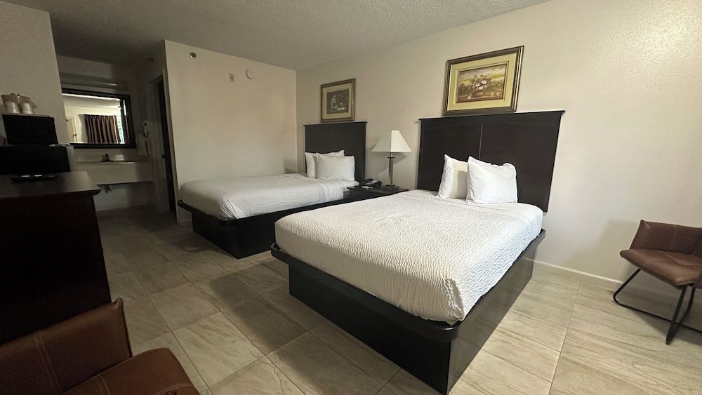 Carom Inn Denham Springs-Baton Rouge Deluxe Double Room, 2 Double Beds, Non Smoking 9