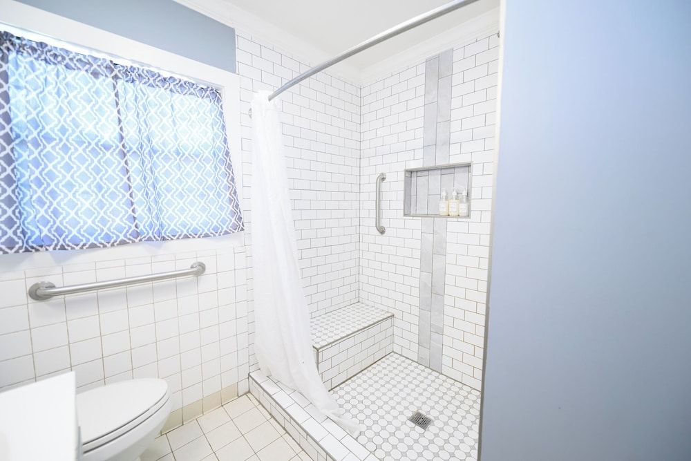 Turn On Inn Family Cabin 5