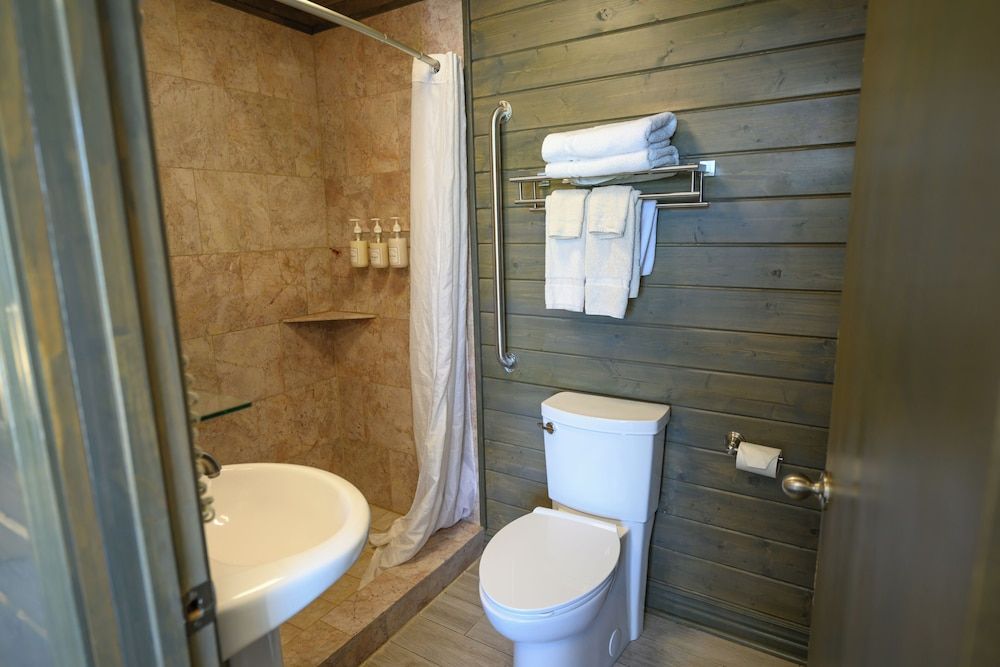 Turn On Inn Junior Cabin 8