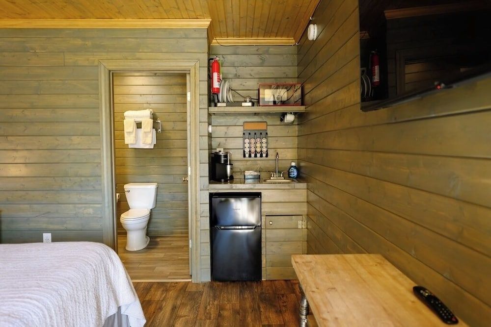 Turn On Inn Club Cabin 5