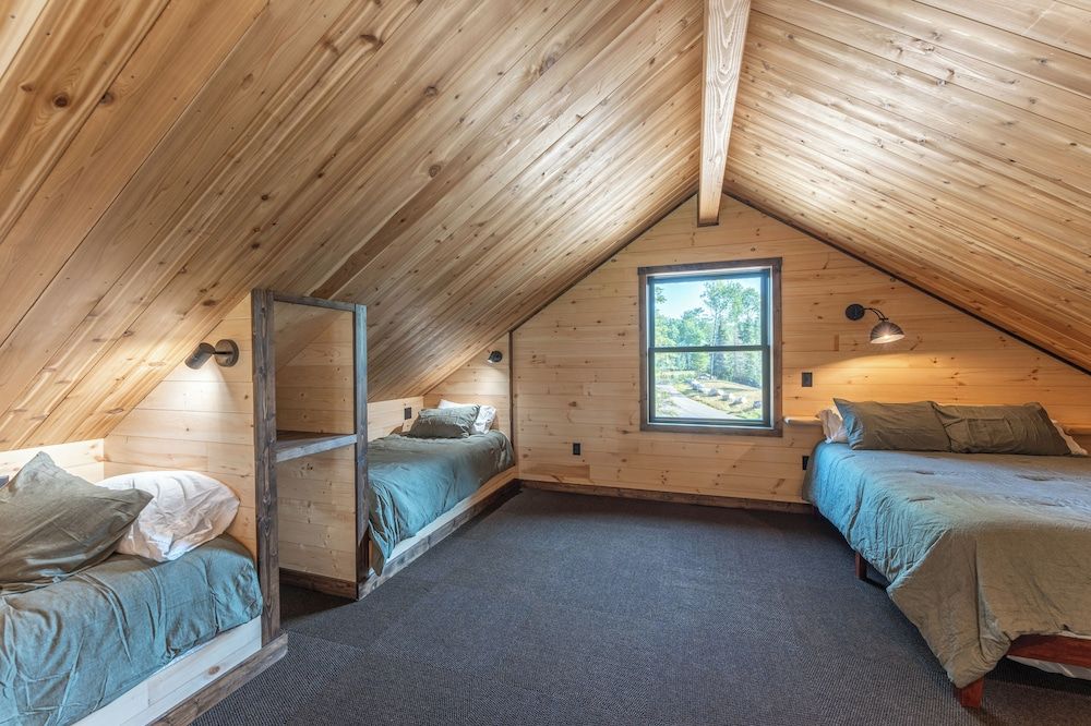 Comfort Cabin, 2 Bedrooms, Sauna, Lake View