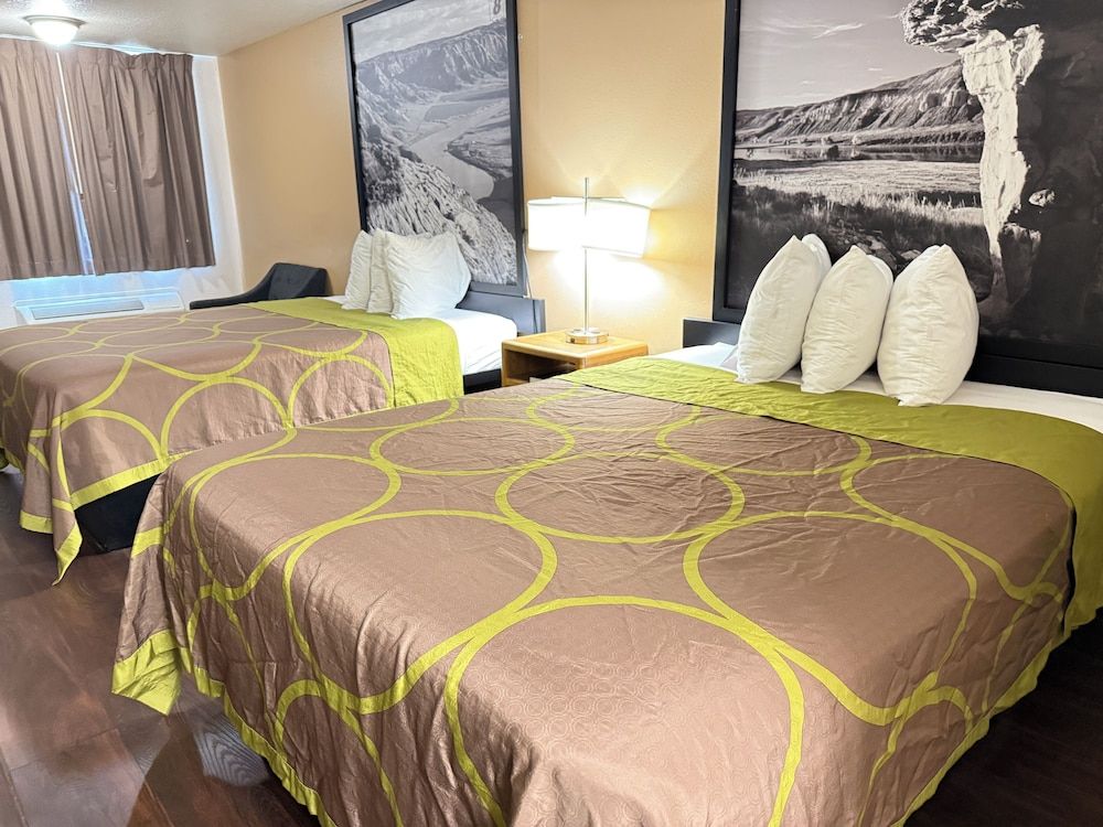 2 Queen Beds Non-Smoking