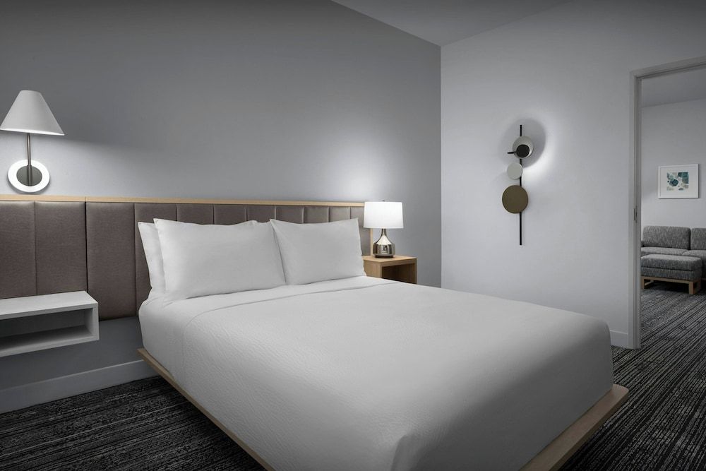 Suite, 1 Queen Bed with Sofa bed
