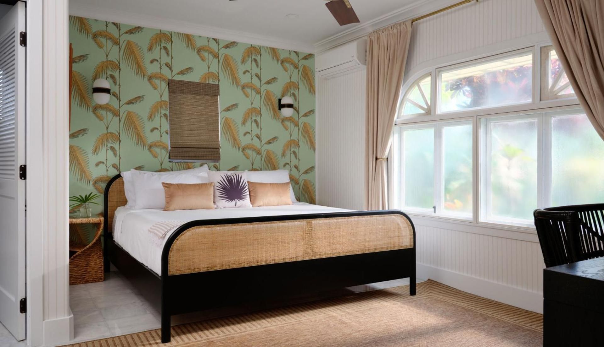 The Historic Wailuku Inn Maui Executive Suite