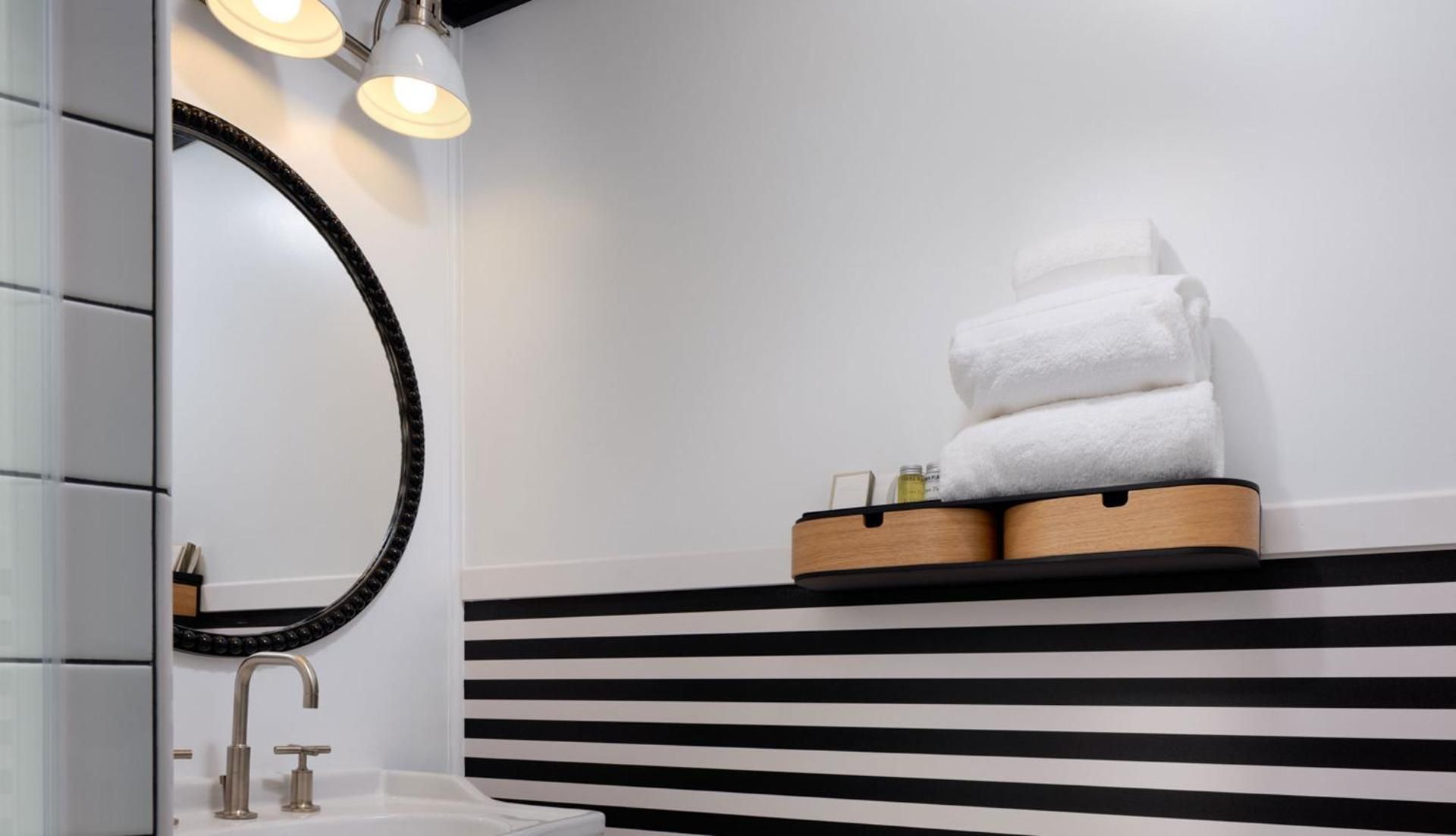 The Historic Wailuku Inn Maui Suite with Balcony 3