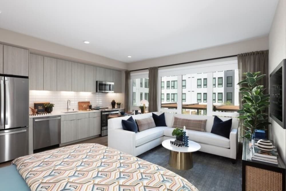 Executive Condo, 2 Bedrooms, Non Smoking, 2 Bathrooms