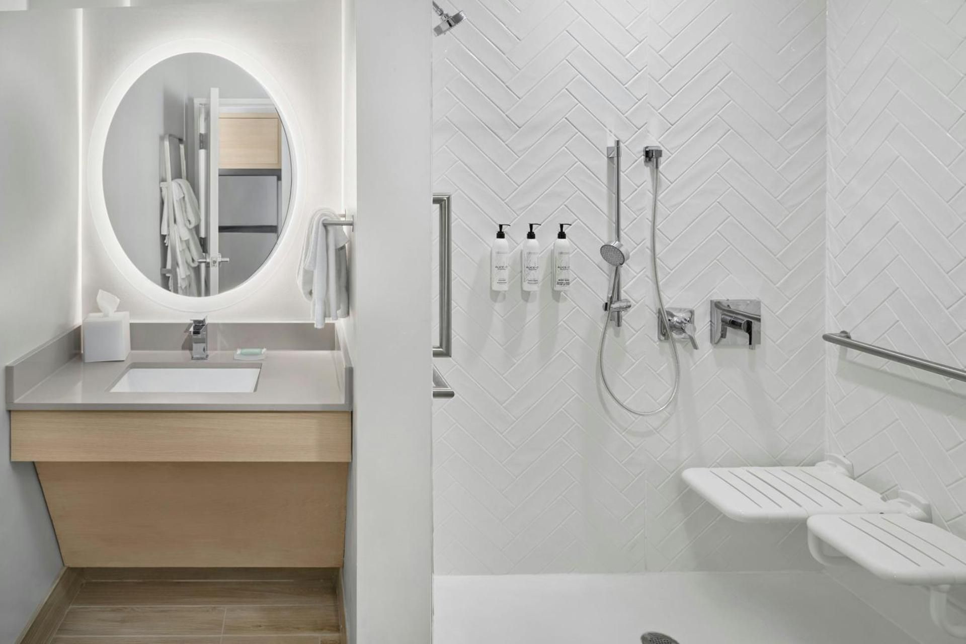 Studio Queen with Two Queen Beds and Roll In Shower - Mobility/Hearing Accessible