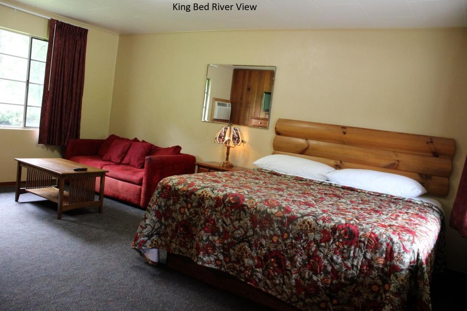Two Rivers Lodge King Room - River View 2