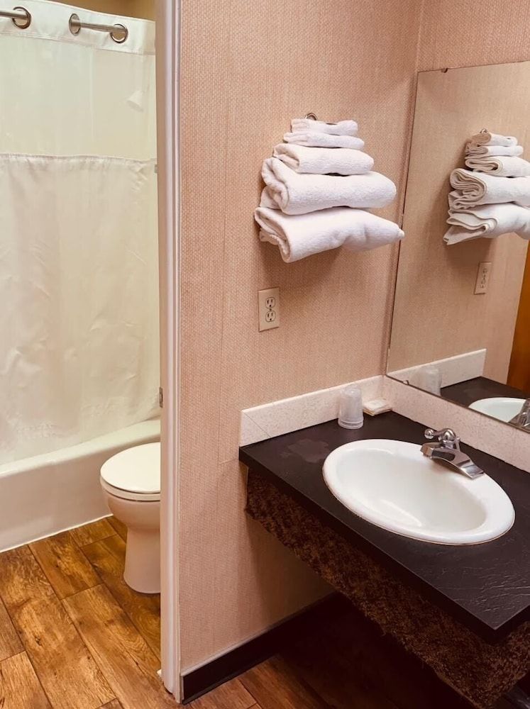 Ho Hum Motel Basic Single Room, City View 4