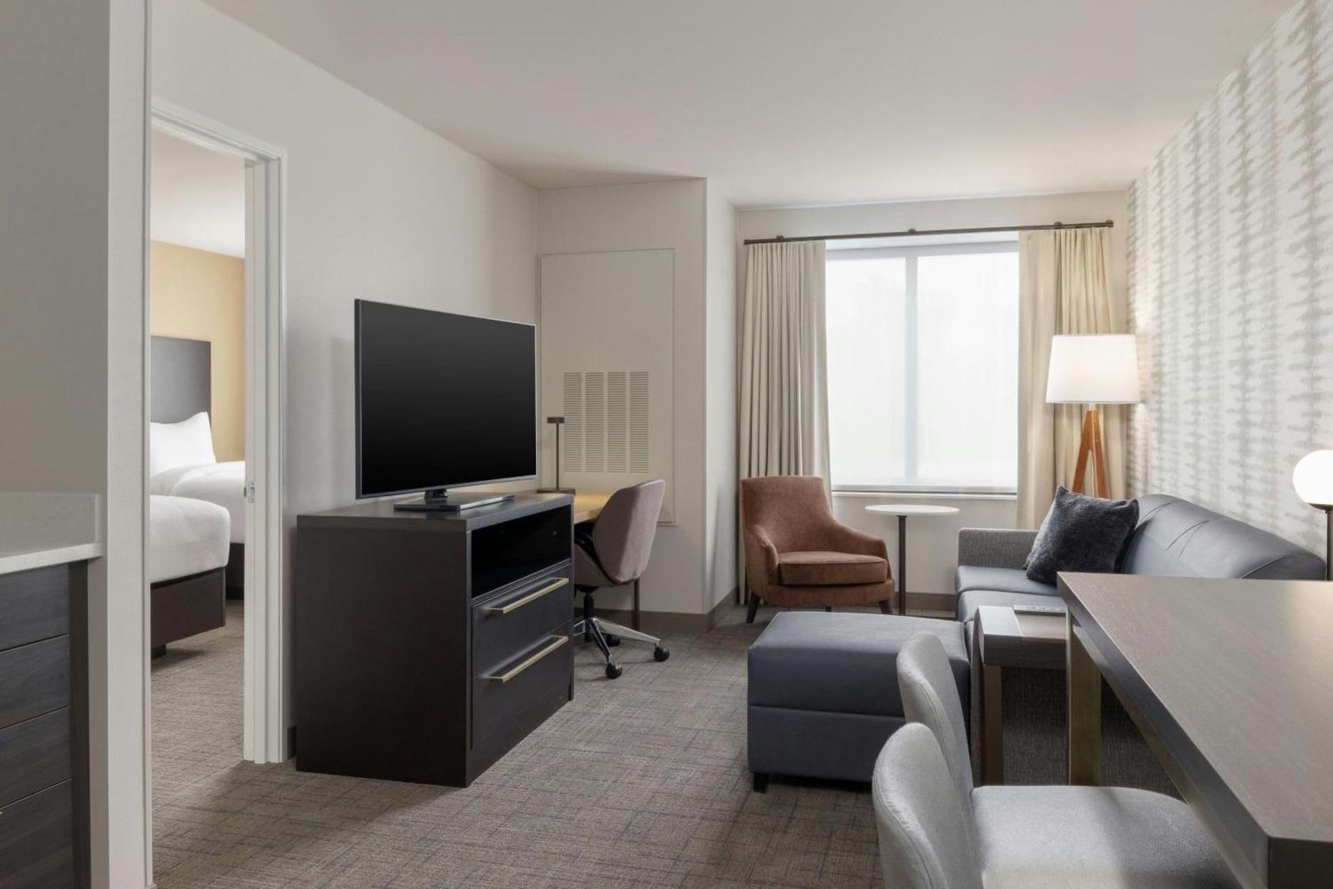 One-Bedroom Queen Suite with Two Queen and One Sofa Bed