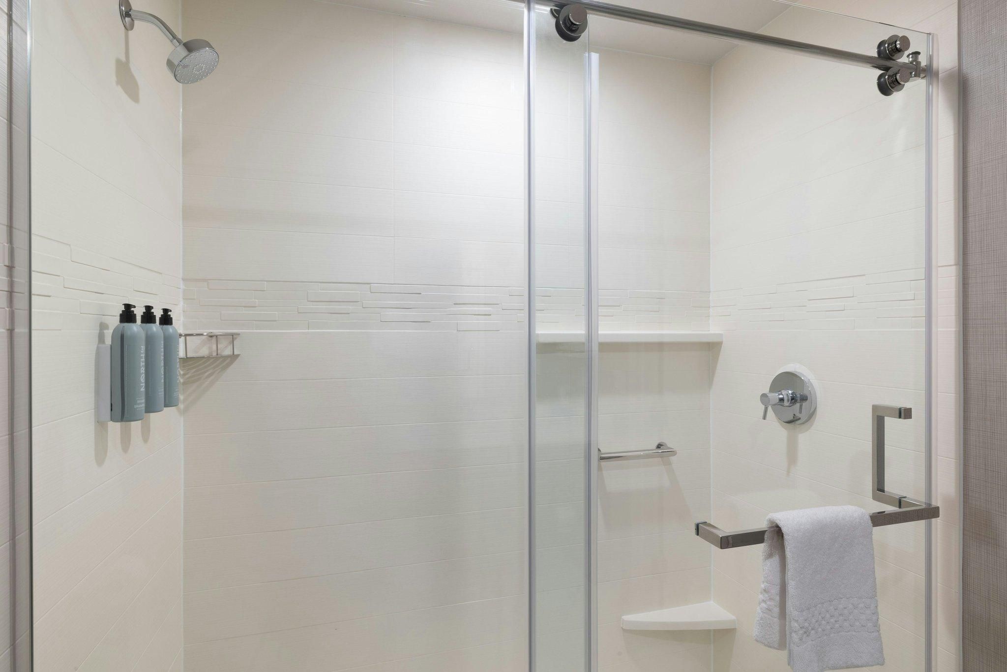 Residence Inn by Marriott Novato Sonoma 1 Bedroom Suite, 2 Queen, Sofa bed