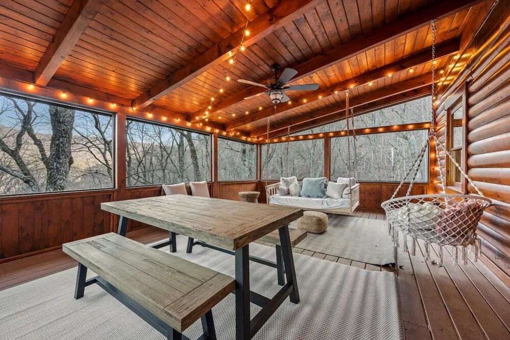 High-end Luxury Cabin Sauna Hot Tub Gameroom Apartment 14