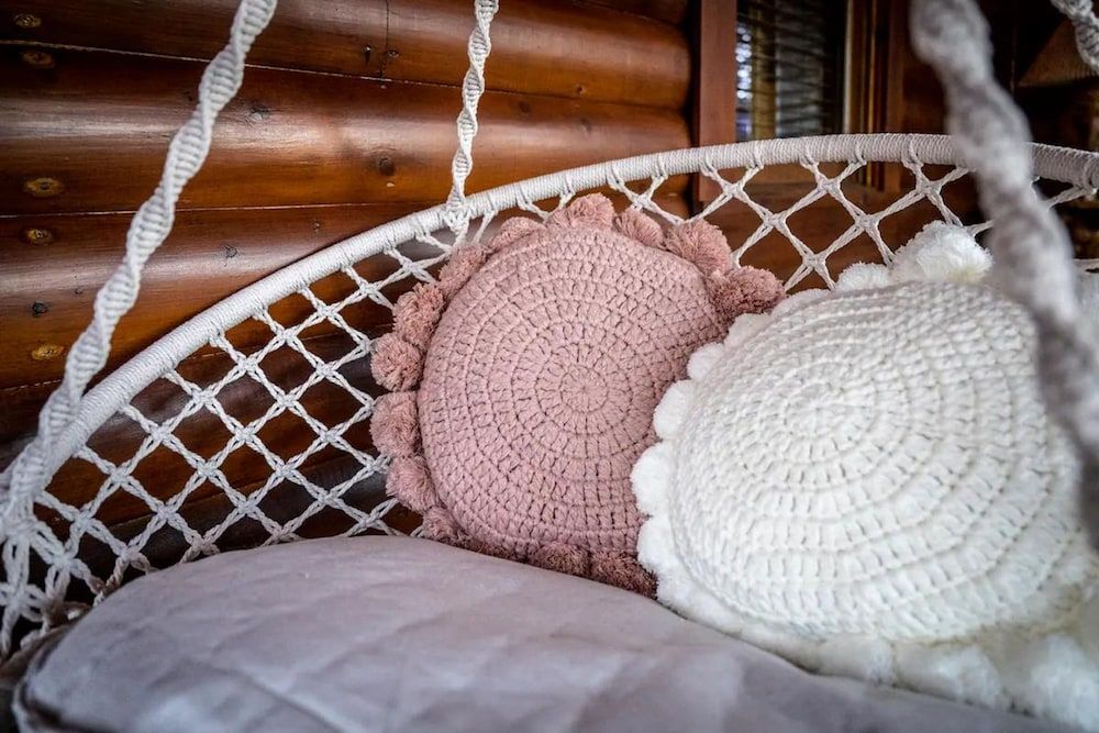 High-end Luxury Cabin Sauna Hot Tub Gameroom Apartment 9