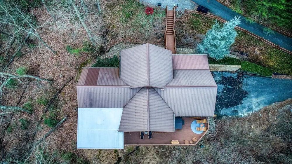 High-end Luxury Cabin Sauna Hot Tub Gameroom Apartment 26