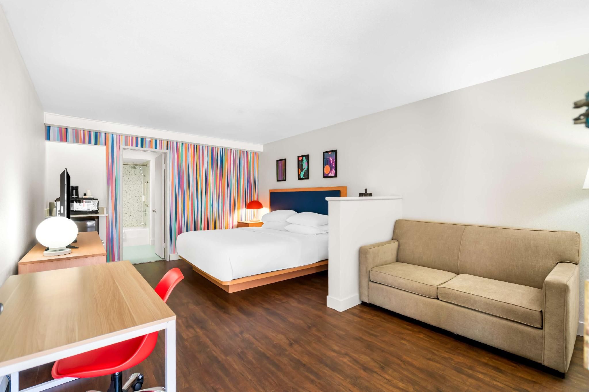 Signature Indio I-10 Coachella Valley King Jr Suite