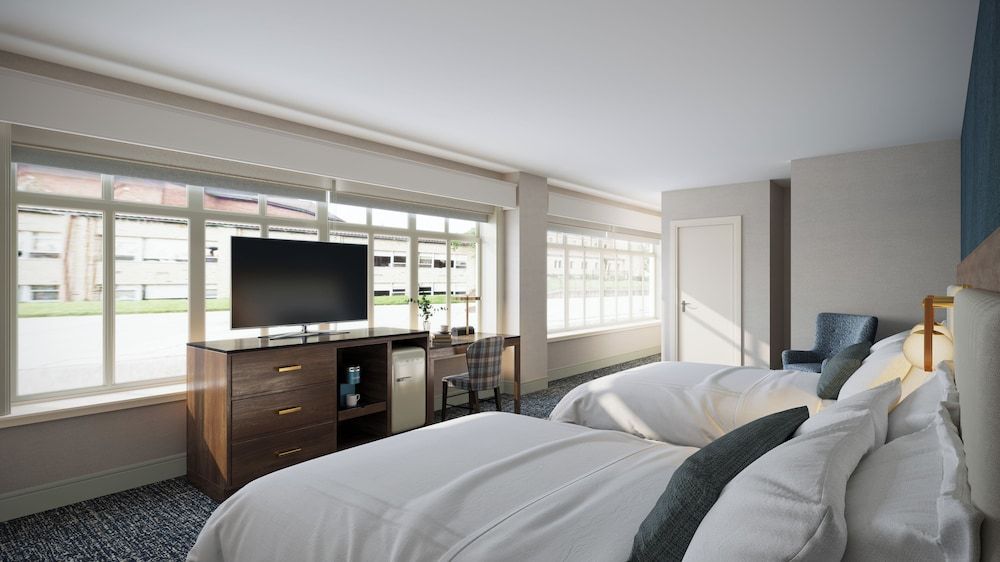 The Well House Hamilton, Tapestry Collection By Hilton Room, 2 Queen Beds