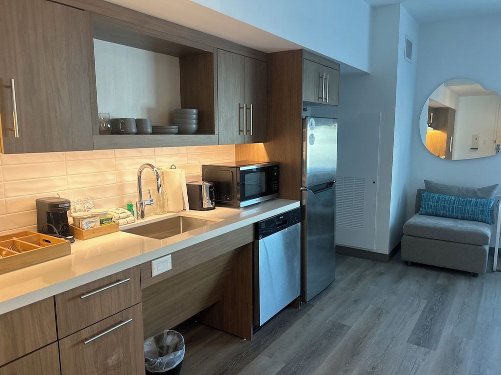 Element Fort Smith Room, 1 King Bed (Mobility/Hearing Access, Transf Shwr) 5