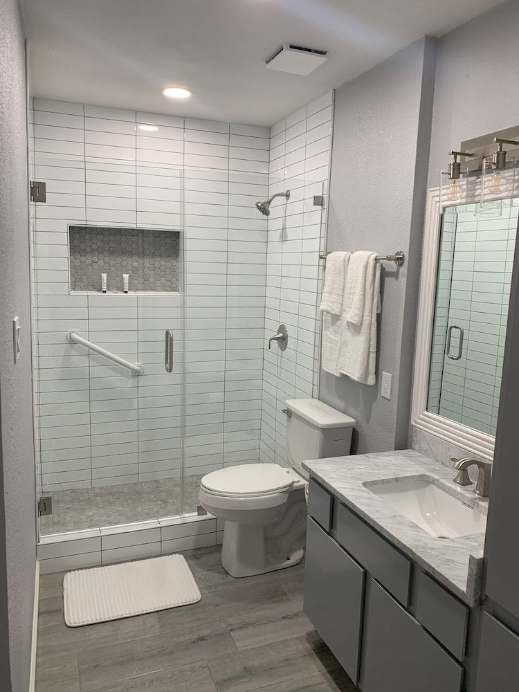 Camelot Village LLC Signature Room 3