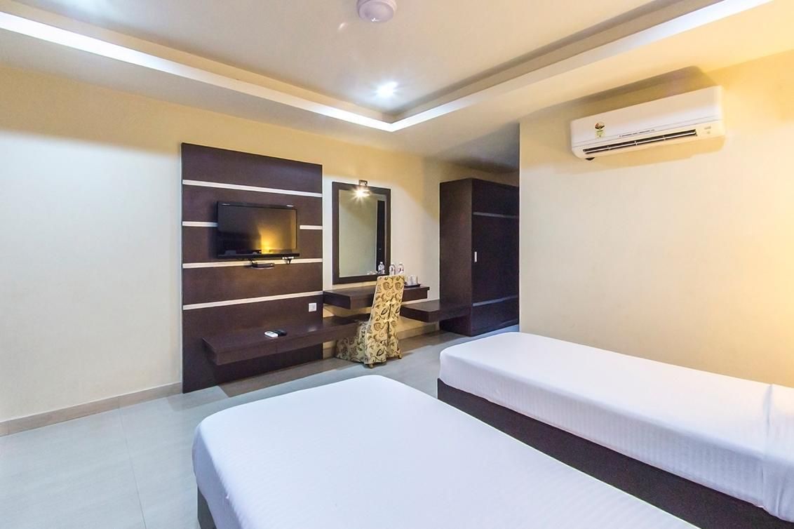 Hotel Athidhi Grand Executive Deluxe Room 4