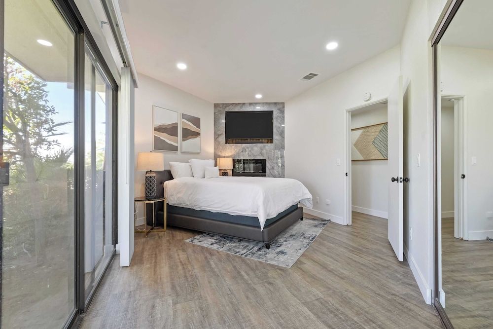 House (2 Bedrooms)