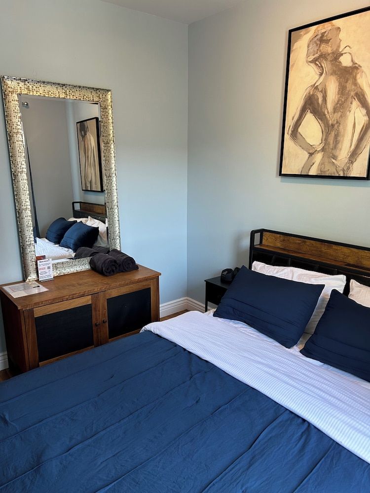 Dorothy's Economy Single Room 6