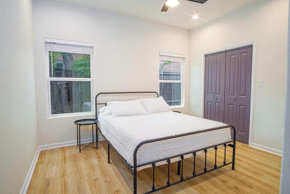 House (4 Bedrooms)