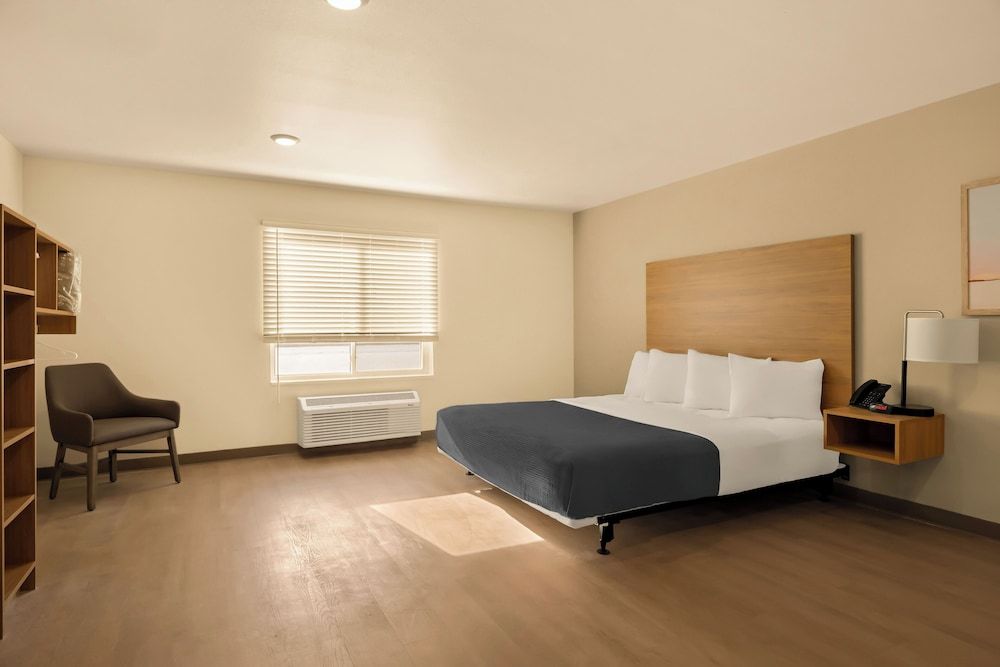 Studio Suite, 1 King Bed, Accessible