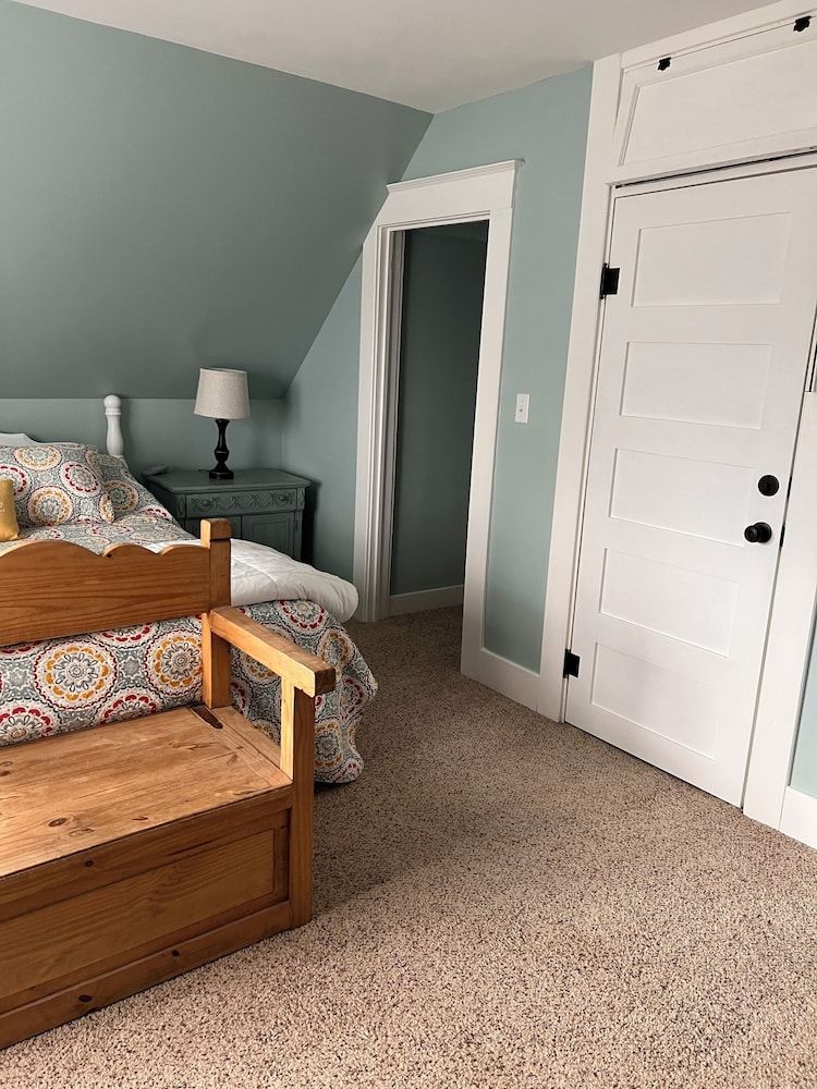 Hudson House Bed and Breakfast Comfort Double Room, 1 King Bed 2