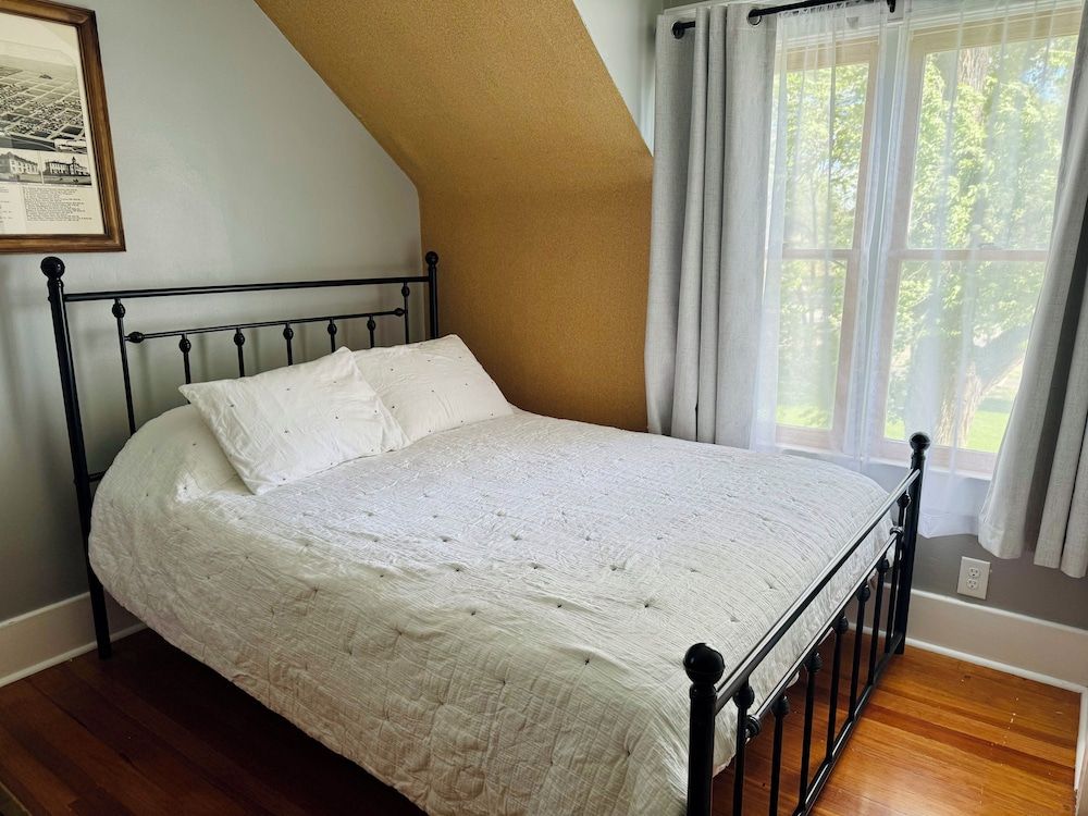 Hudson House Bed and Breakfast Comfort Double Room 2