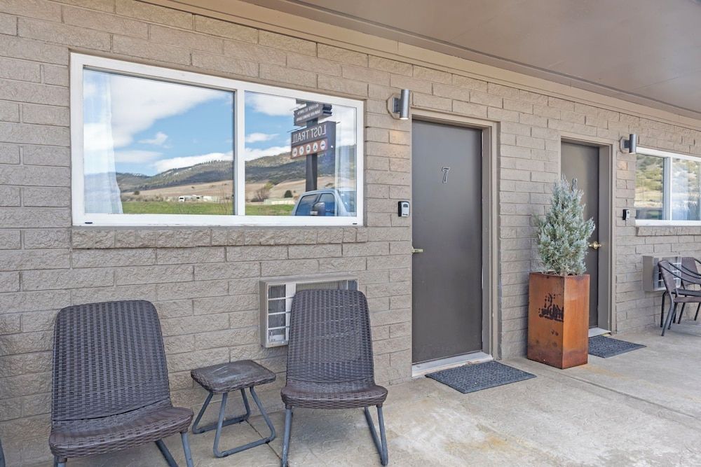 Lost Trail Resort Standard Double or Twin Room 3
