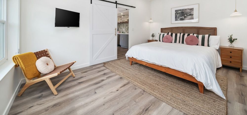 Deluxe Suite, City View