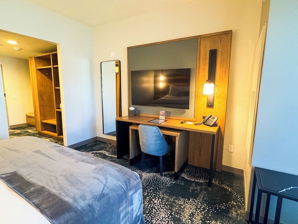 Rain Rock Casino Resort Hotel Deluxe King 6