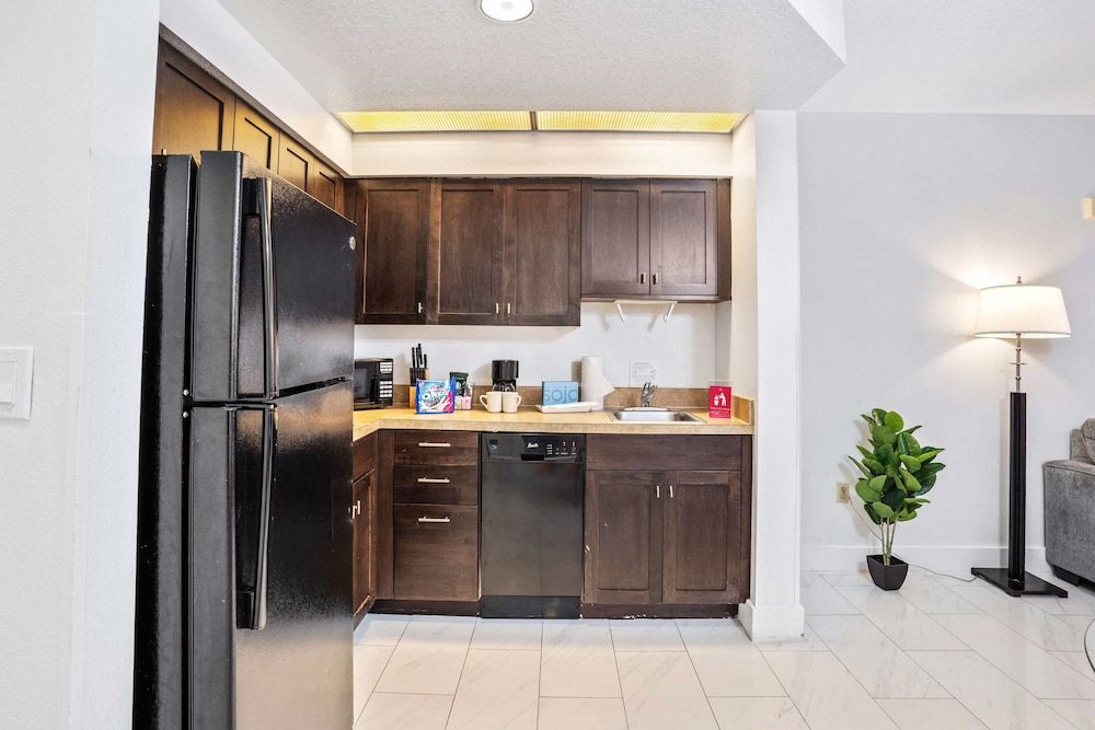 7601 Canada Avenue #502