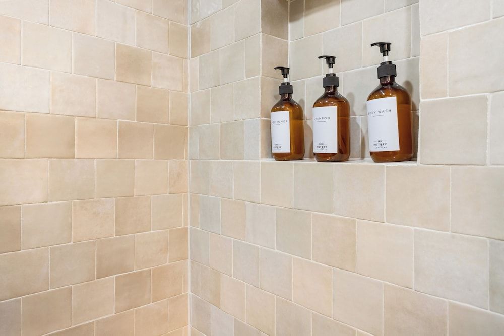 Inn History Tombstone Family Room 6