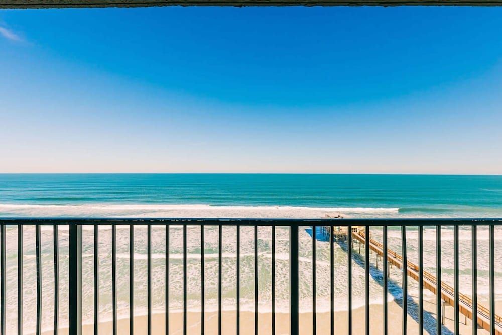 Ocean Front Condo w Amazing Views Pool Hot Tub Apartment 8