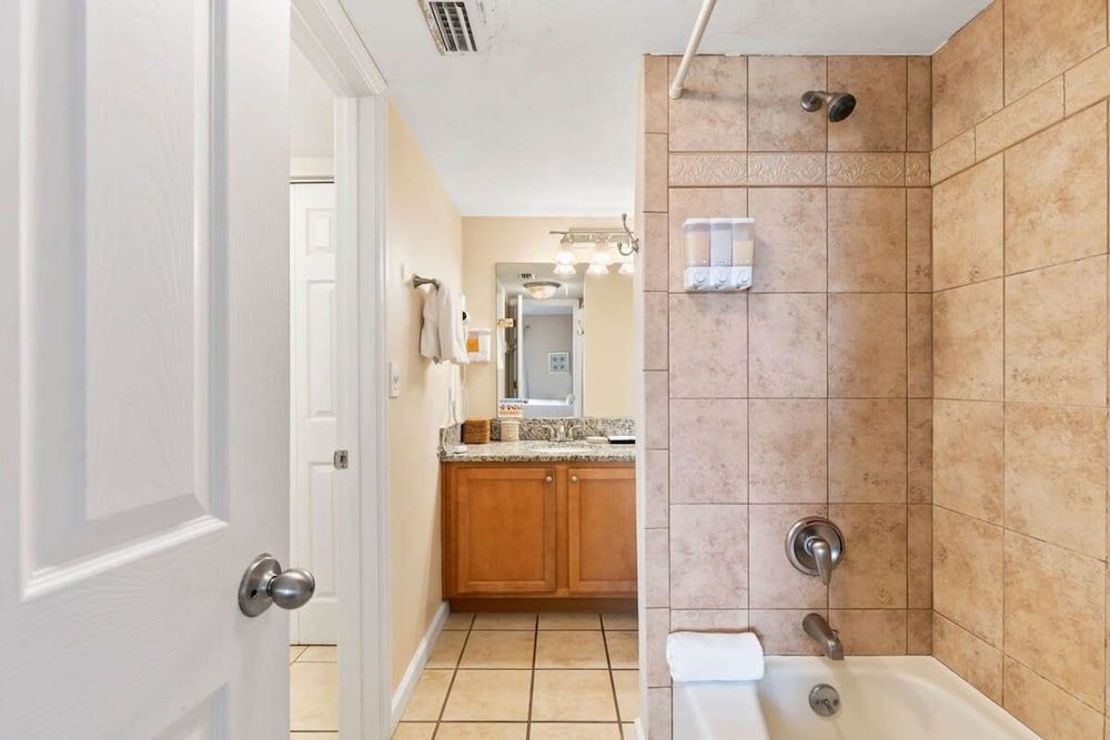 Ocean Front Condo w Amazing Views Pool Hot Tub Apartment 14