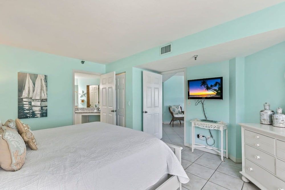 Oceanfront Penthouse Pool Hot Tub Beach Access Apartment 18