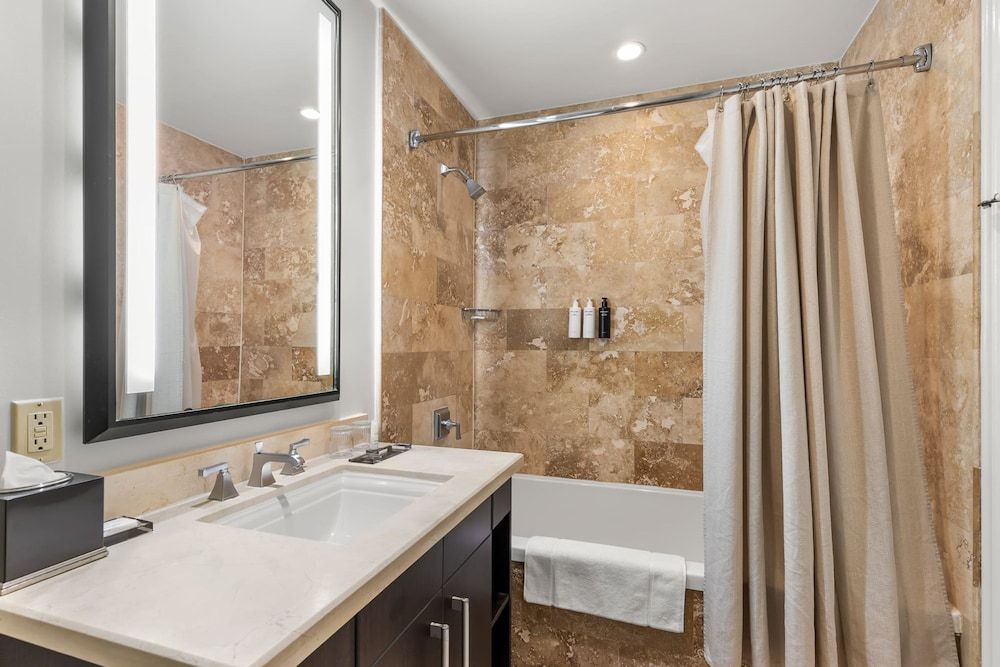 Two Bedroom Residence With Balcony Apartment 10