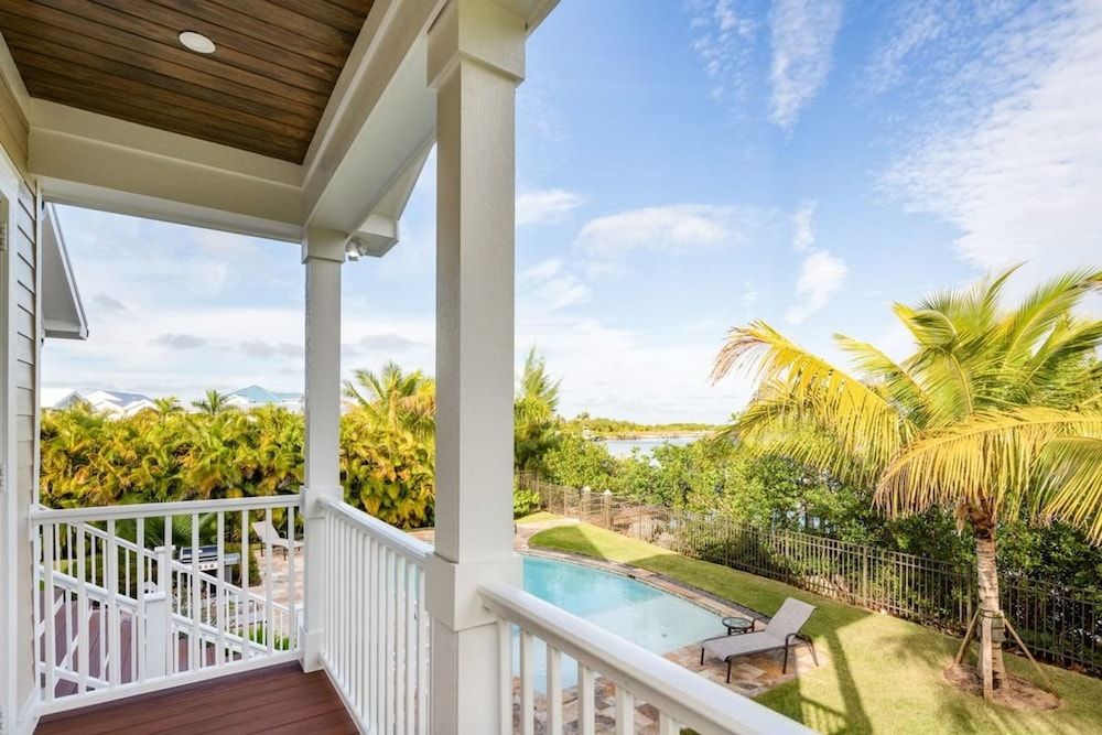 Capmar House by Brightwild Huge Home Pool House 10