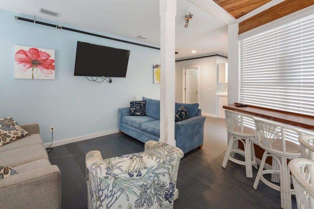 Commodore s Cove by Brightwild Epic Location Apartment 18