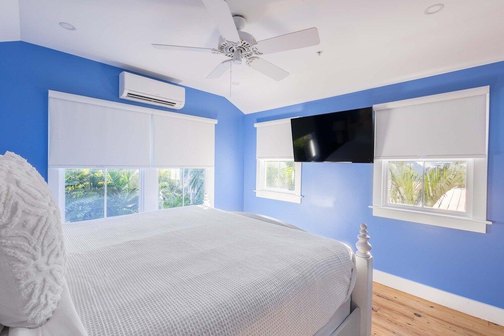 Keys Please by Brightwild Pool Steps to Duval House 11