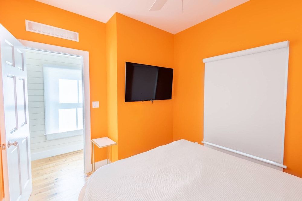 Keys Please by Brightwild Pool Steps to Duval House 6