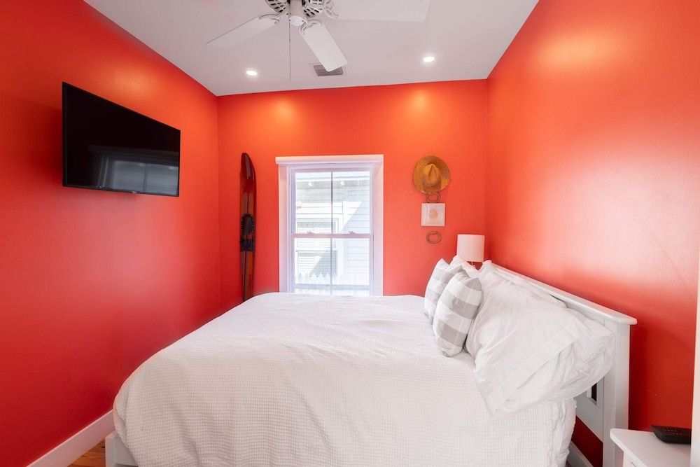 Keys Please by Brightwild Pool Steps to Duval House 9