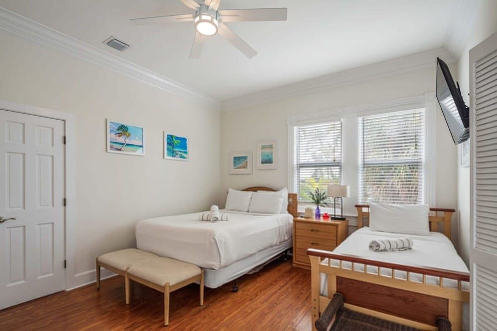 Sunnyside Up by Brightwild Pool Parking Apartment 2