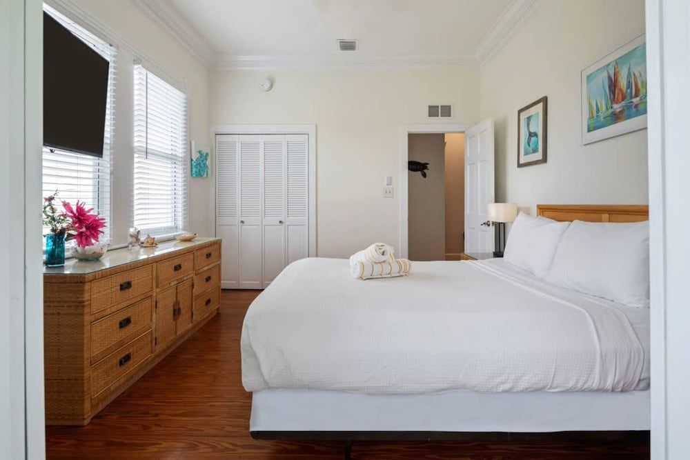 Sunnyside Up by Brightwild Pool Parking Apartment 4